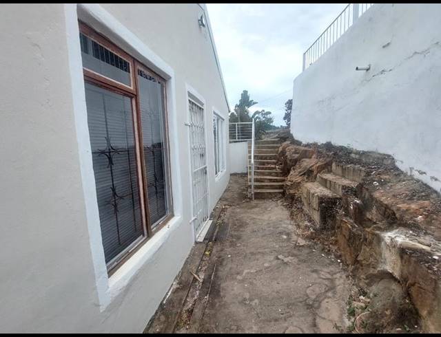 4 BEDROOM HOUSE FOR SALE IN NEWLANDS WEST